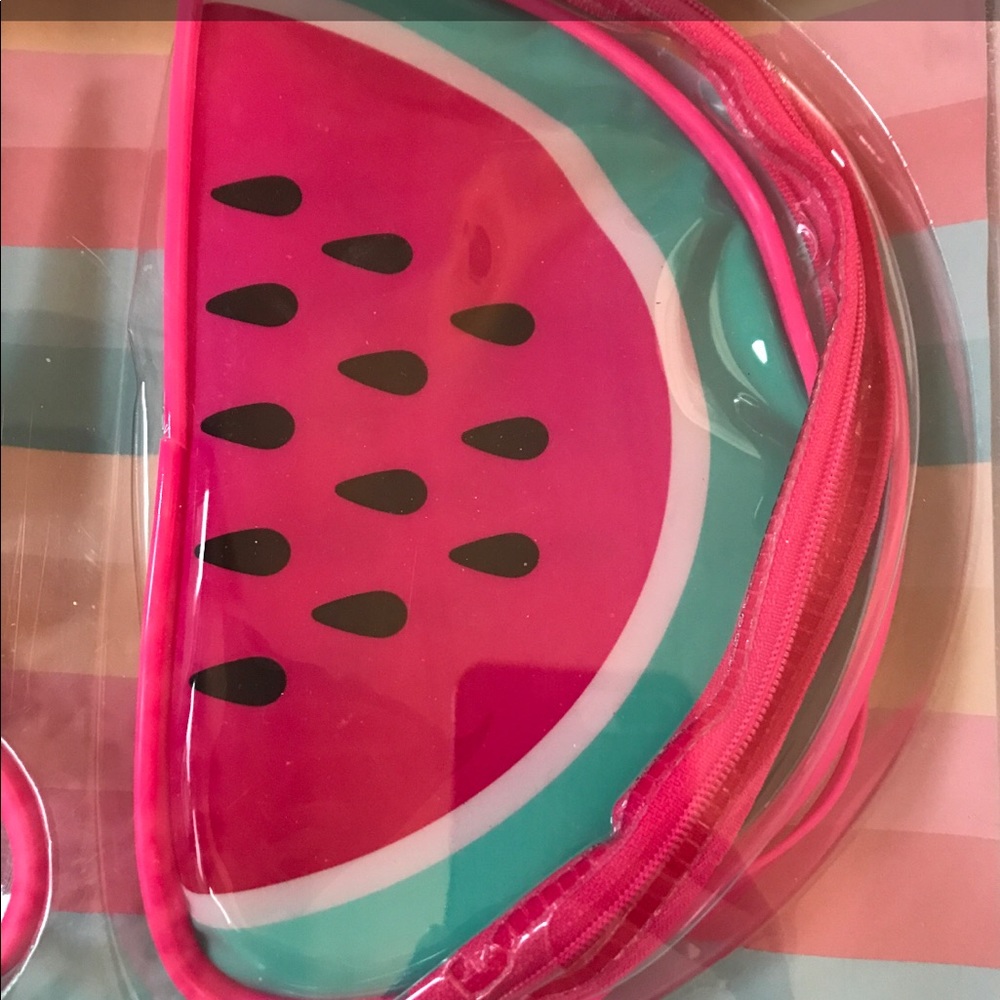 Sewing Kit - Picture 2 of 7